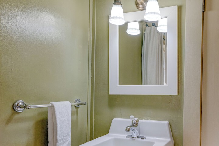 Room 35 of 80