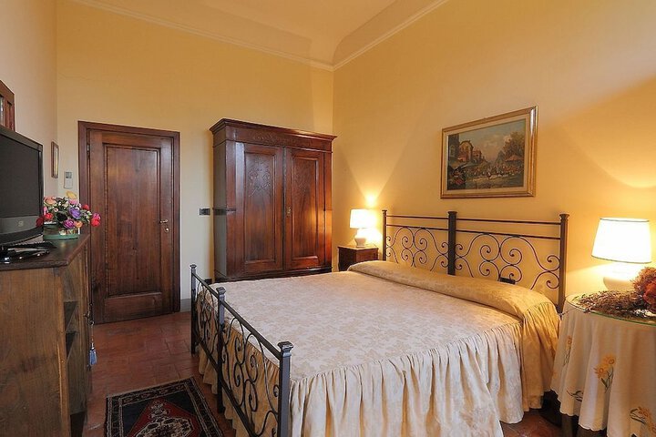 Room 3 of 46