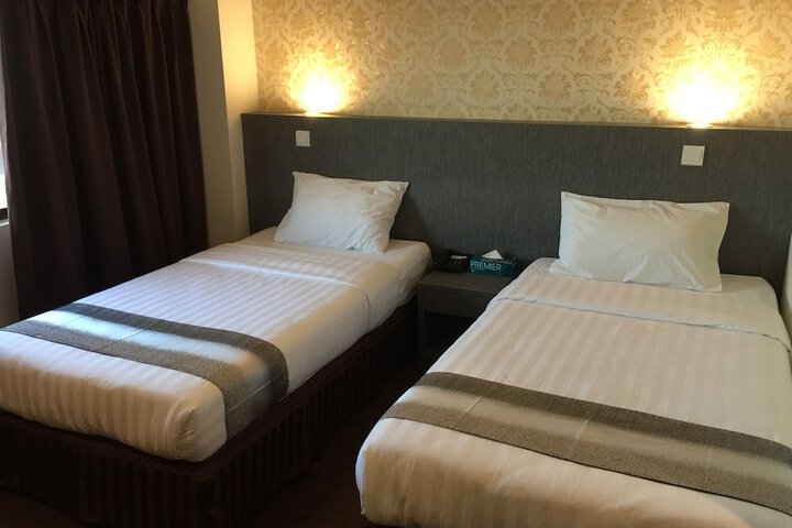 Room 3 of 41