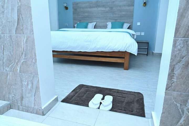Room 9 of 27