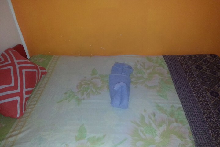Room 6 of 23
