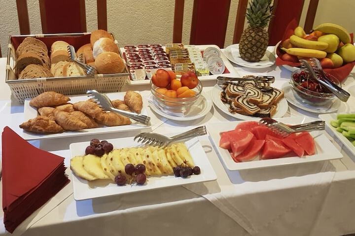 Dining 68 of 79