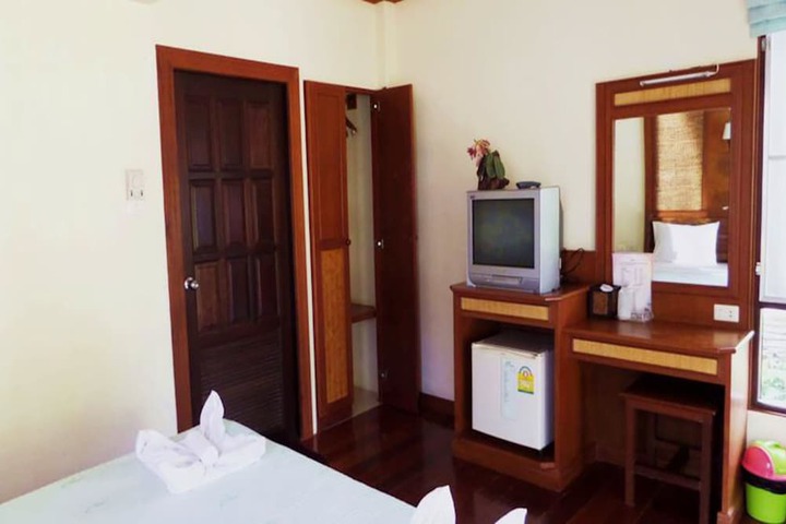 Room 28 of 78
