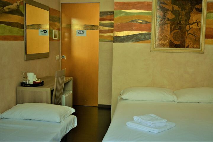 Room 13 of 50