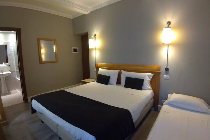 Room 16 of 30
