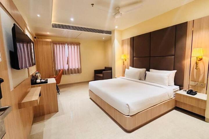 Room 2 of 9