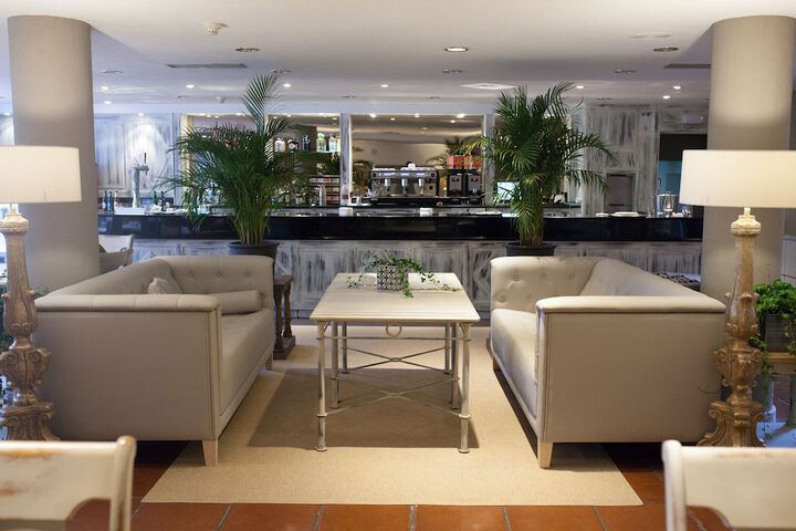 Guest Lobby