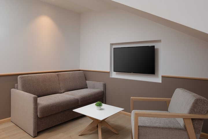 Room 52 of 149
