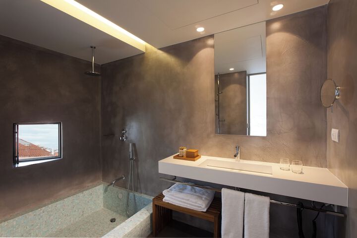 Clean Restrooms