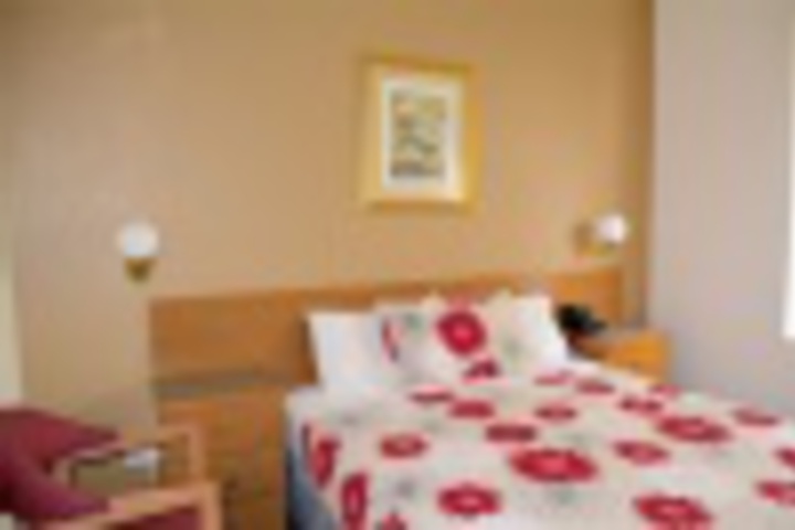 Room 52 of 768