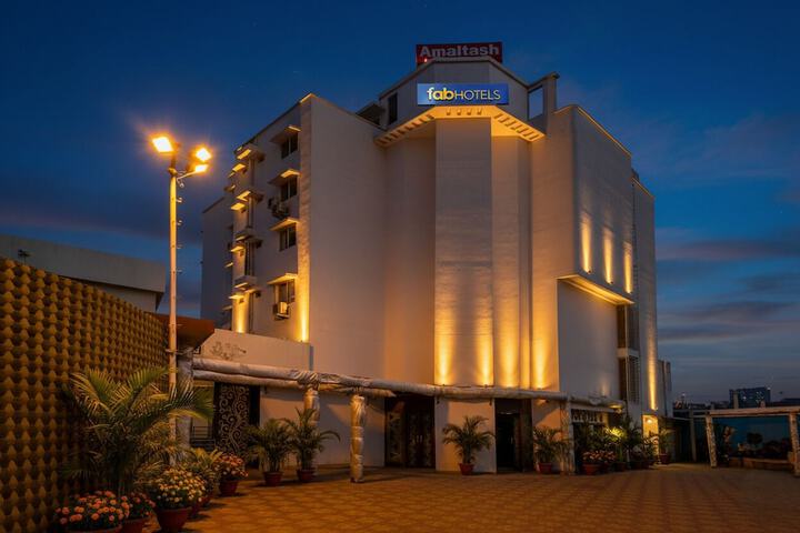 FabHotel Amaltas