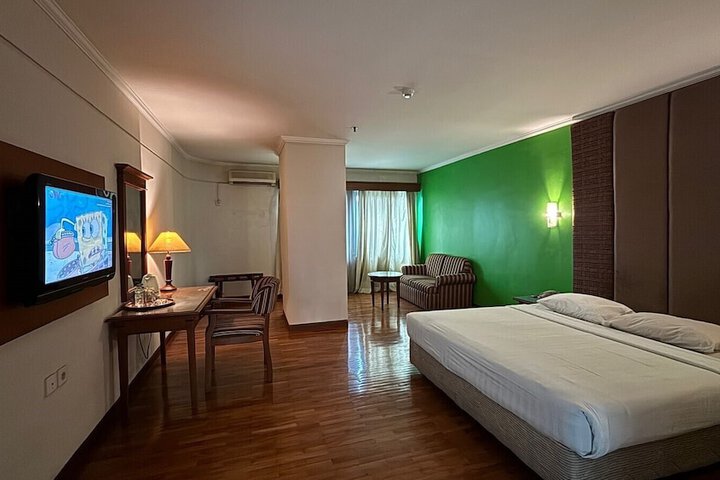 Room 8 of 20