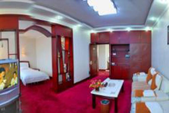 Room 16 of 18