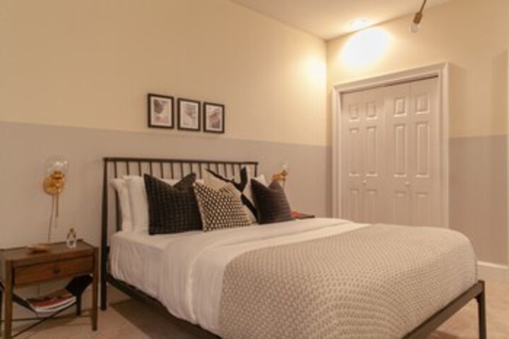 Image of Domio I Old City I Chic 1 BR Apt Near Liberty Bell