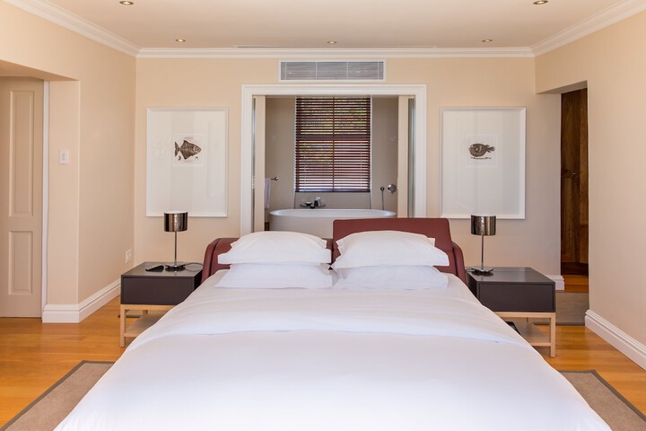 Room 9 of 50