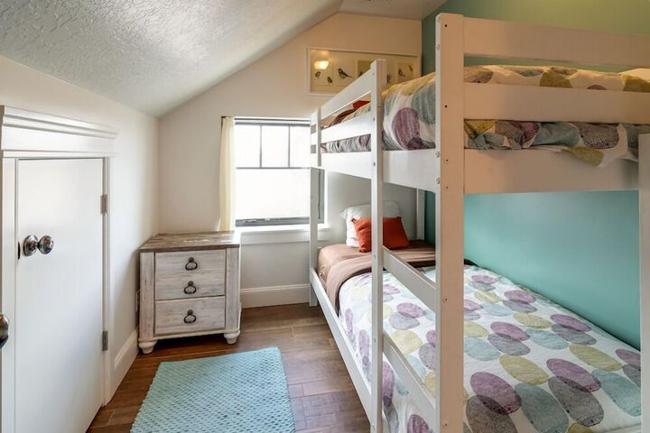 Room 52 of 188