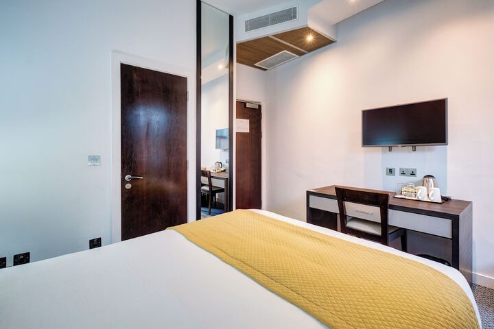 Room 35 of 66