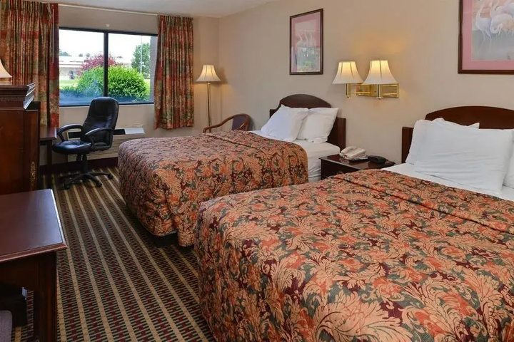 Room 4 of 11