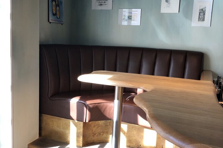 Lounge 45 of 67
