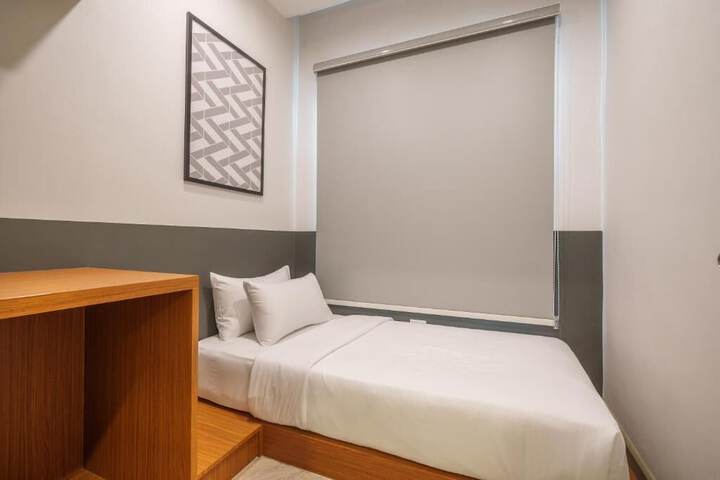 Room 10 of 35