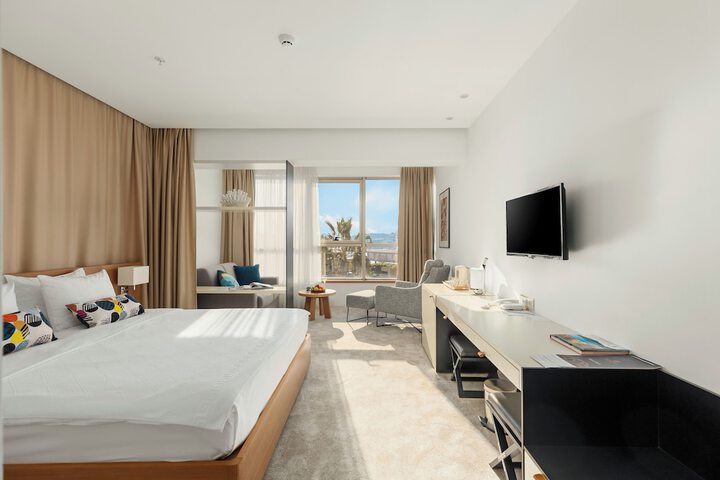 Room 27 of 150