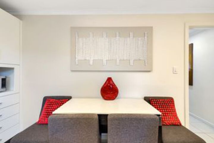 Room 11 of 18