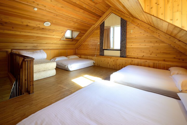Room 12 of 44