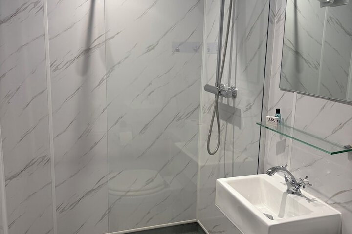 Room 14 of 25