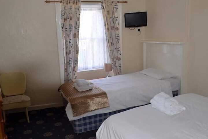 Room 4 of 26