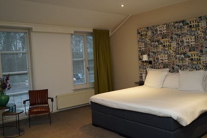 Room 14 of 50