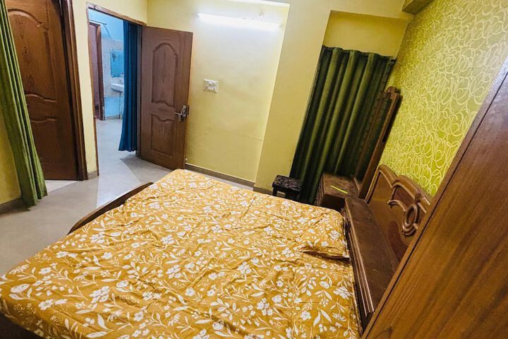 Room 2 of 8