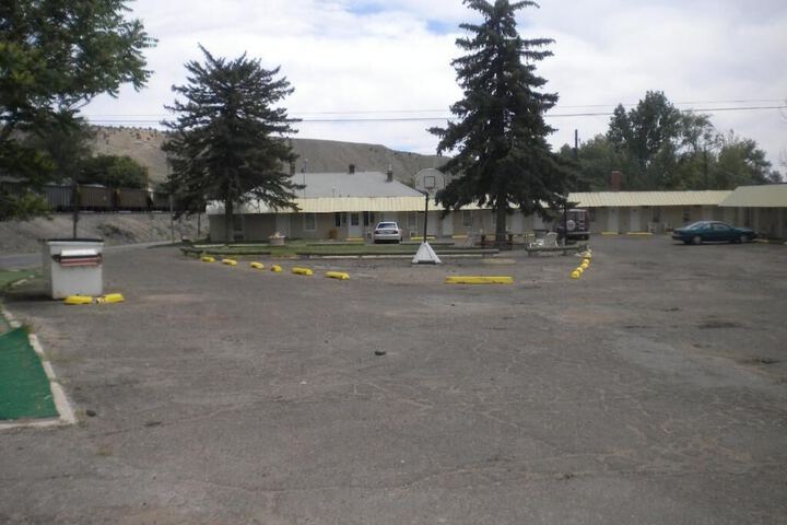 Property Grounds 38 of 41