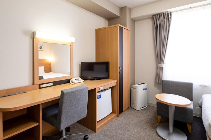 Room 10 of 35
