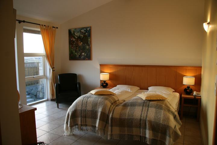 Room 34 of 103