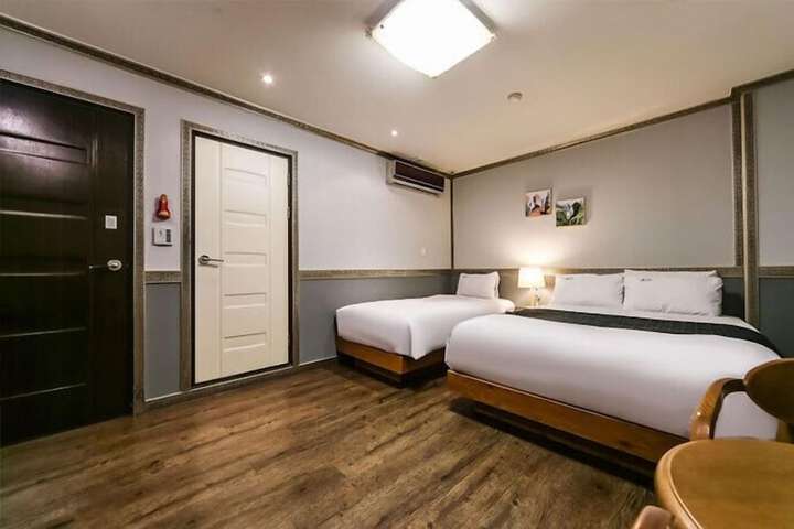 Room 8 of 26