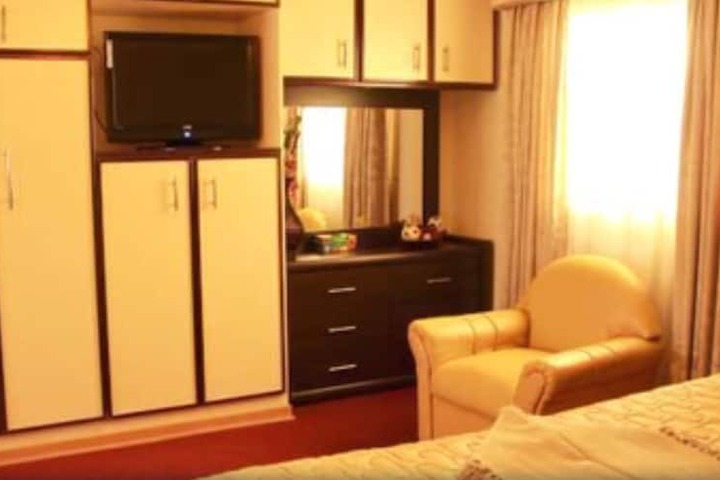 Room 8 of 35