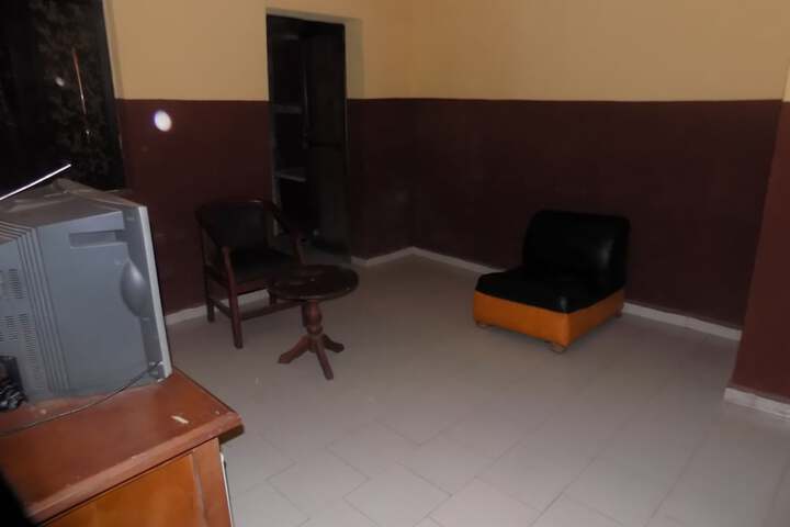 Room 12 of 17