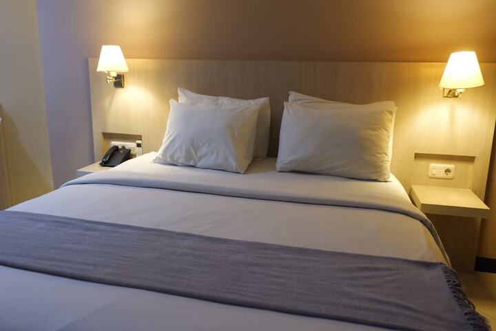 Room 35 of 62