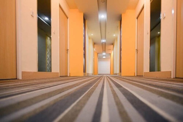 Ballroom/Hall 60 of 64