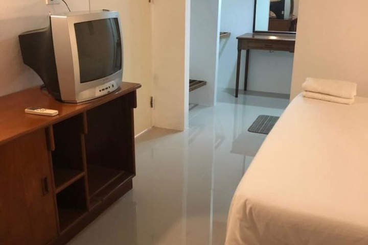 Room 12 of 23