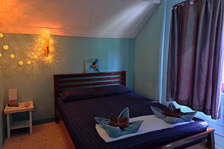 Room 25 of 98