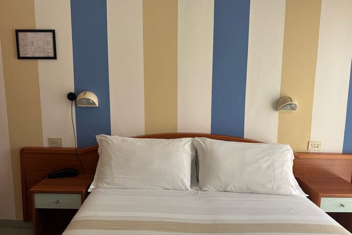 Room 63 of 142