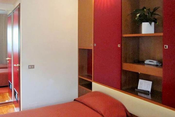 Room 10 of 55