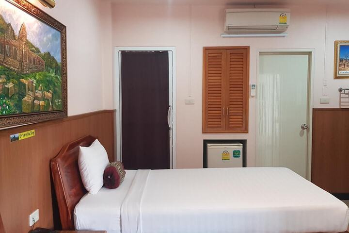 Room 18 of 50