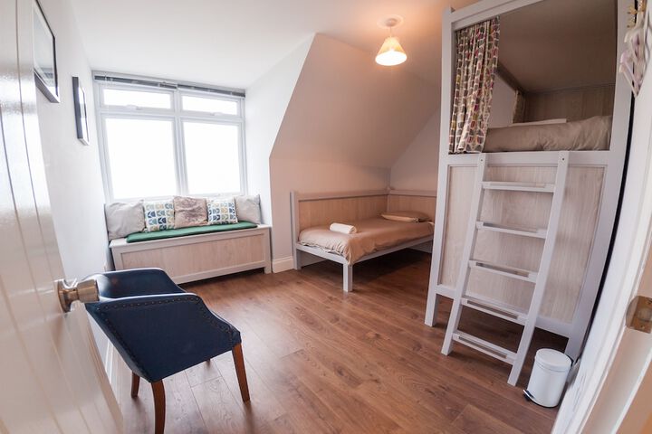 Room 16 of 22