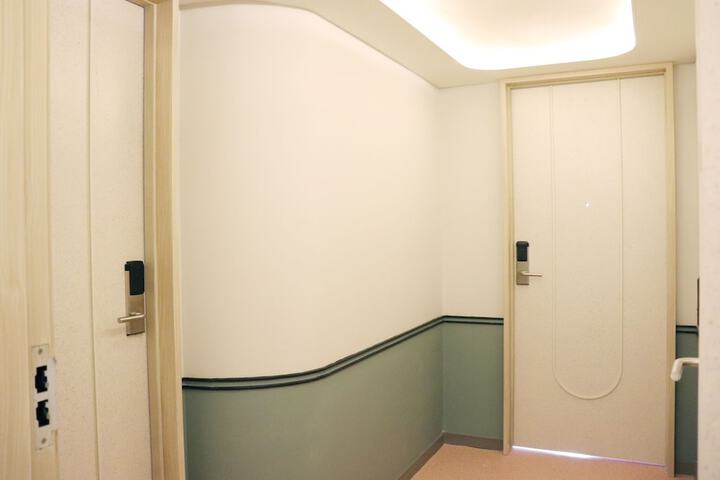 Ballroom/Hall 140 of 155
