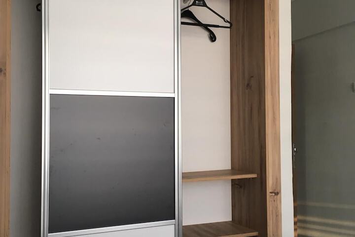Room 18 of 33