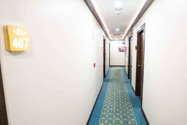 Ballroom/Hall 84 of 94