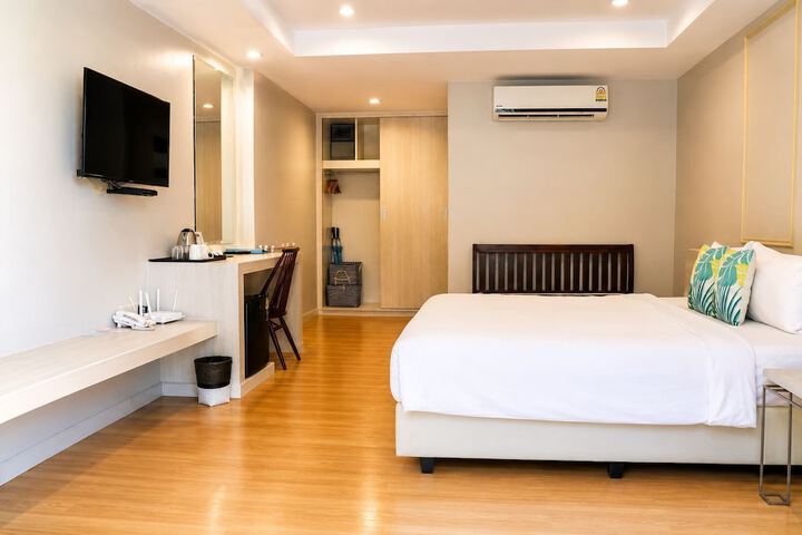 Room 38 of 198