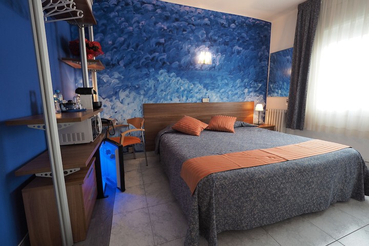 Room 9 of 51